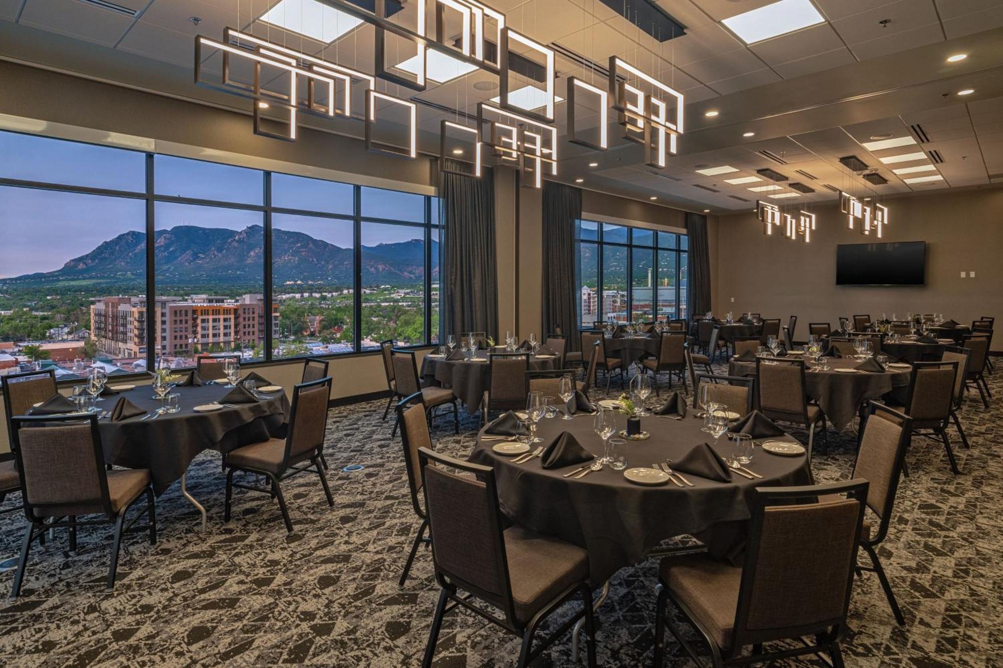Element Colorado Springs Downtown Otel Dış mekan fotoğraf