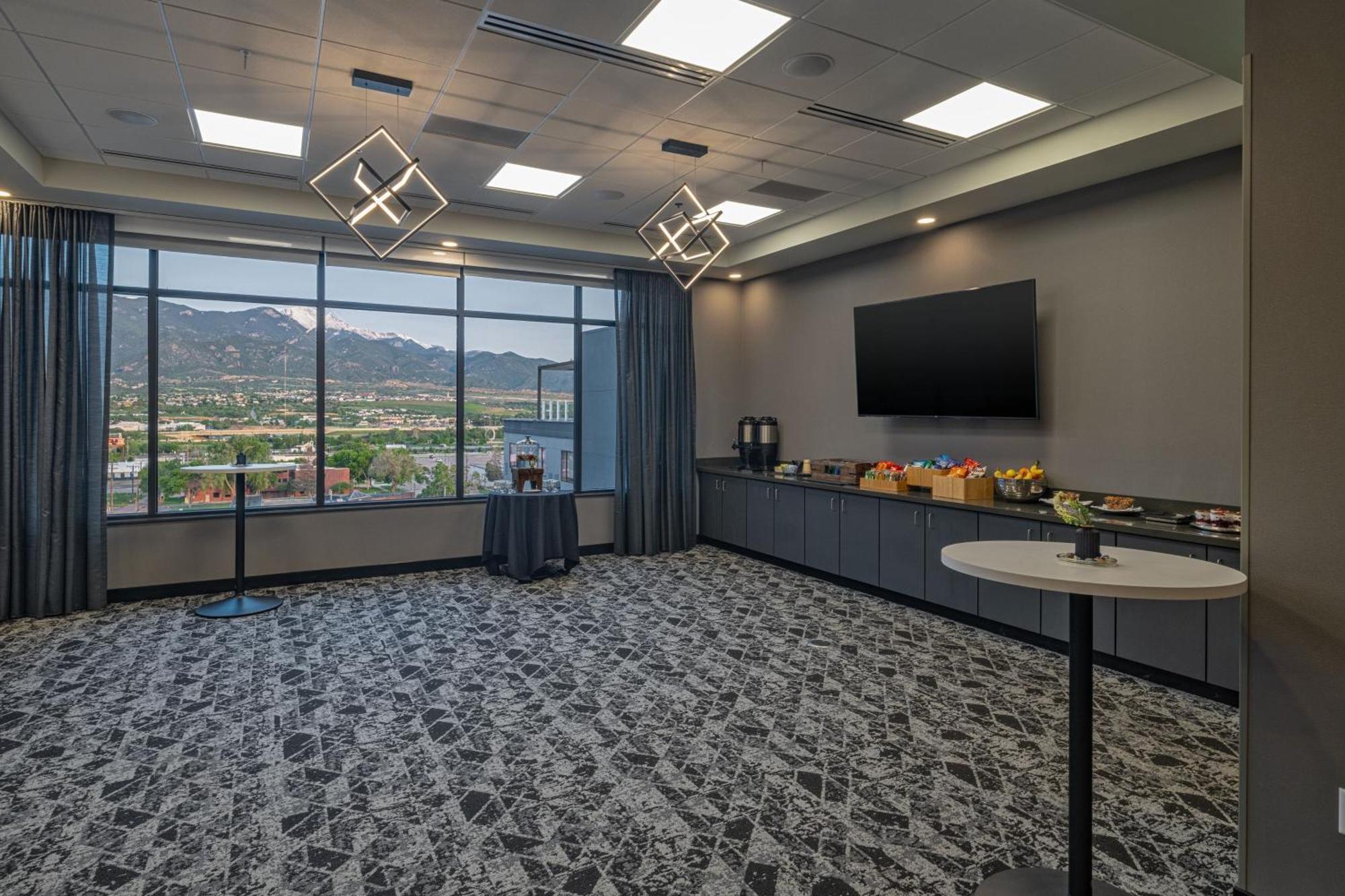 Element Colorado Springs Downtown Otel Dış mekan fotoğraf
